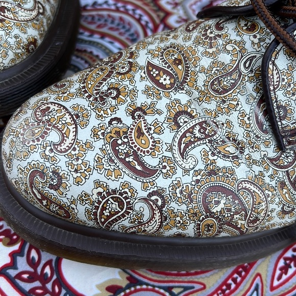 Super Cool Dr. Martens Paisley Floral Jeffrey Boots - Picture 17 of 17